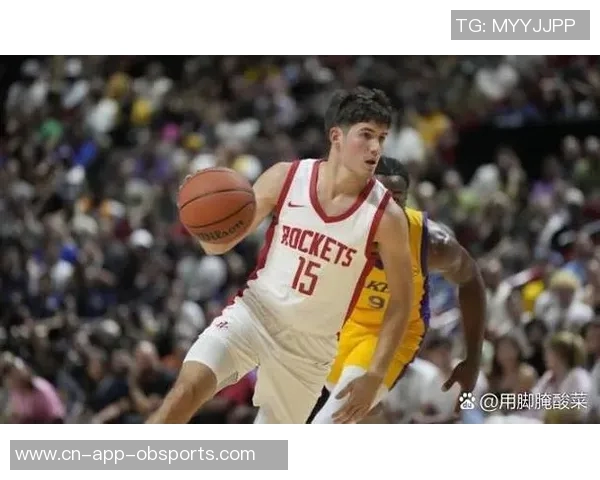 曼恩半场表现惊艳五投全中三分两中助球队取得领先 曼恩半场表现惊艳五投全中三分两中助球队取得领先