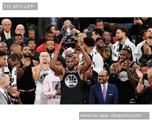 霍里评选湖人队史五大巨星：贾巴尔韦斯特奥尼尔科比与禅师的传奇之路