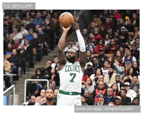 杰伦布朗左腿筋紧张状态不明绿军官方宣布回归存疑 杰伦布朗左腿筋紧张状态不明绿军官方宣布回归存疑