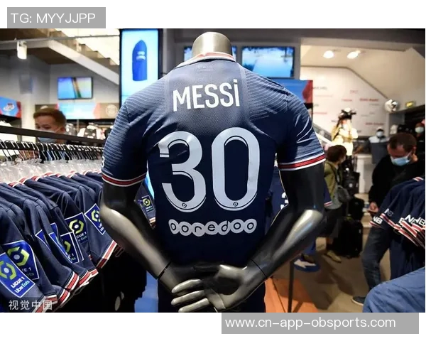 巴黎新赛季第四款球衣发布黑色主调搭配炭灰与玫瑰色渐变设计 巴黎新赛季第四款球衣发布黑色主调搭配炭灰与玫瑰色渐变设计